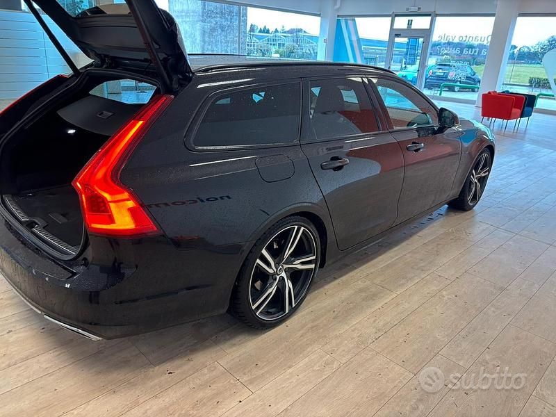Usata Volvo V90 150 CV (110 kW) 2020 Nero Station wagon