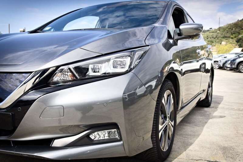Usata Nissan Leaf N-Connecta 89 kW (122 CV) 2022 Grigio Utilitaria