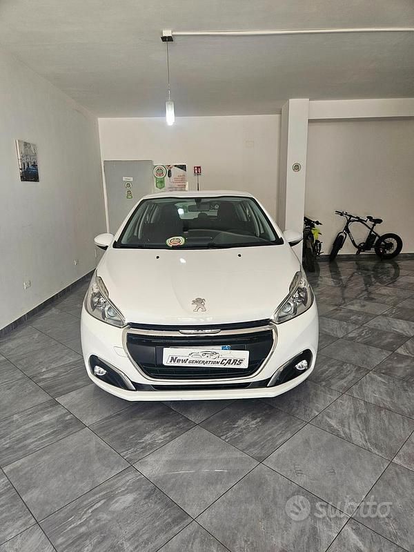 Usata Peugeot 208 Allure 75 CV (55 kW) 2017 Bianco Utilitaria