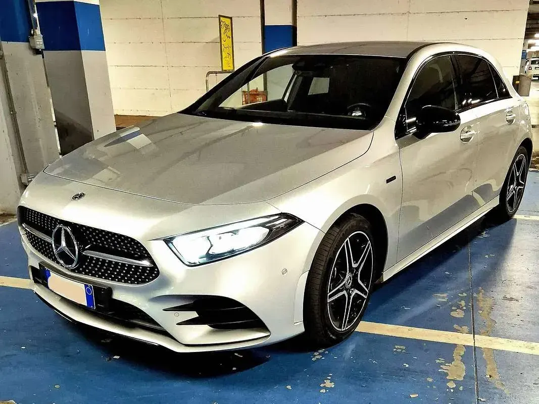 Usata Mercedes A250 Premium 160 CV (117 kW) 2021 Argento Berlina