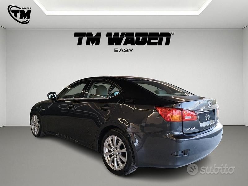 Usata Lexus IS220d Luxury Line 177 CV (130 kW) 2008 Blu Berlina