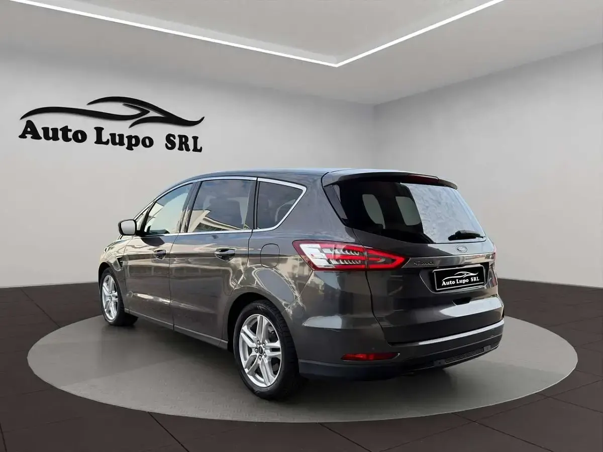 Usata Ford S-MAX Business Edition 150 CV (110 kW) 2016 Grigio Monovolume