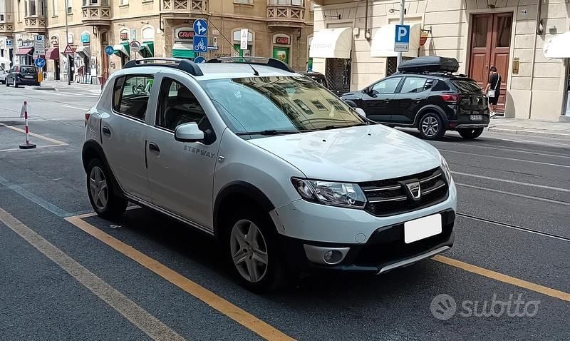 Usata Dacia Sandero Stepway 90 CV (66 kW) 2015 Bianco Utilitaria