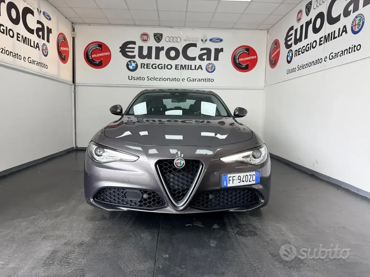 Usata Alfa Romeo Giulia Super 150 CV (110 kW) 2016 Grigio Berlina