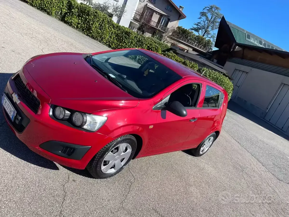 Usata Chevrolet Aveo 69 CV (50 kW) 2012 Rosso Berlina