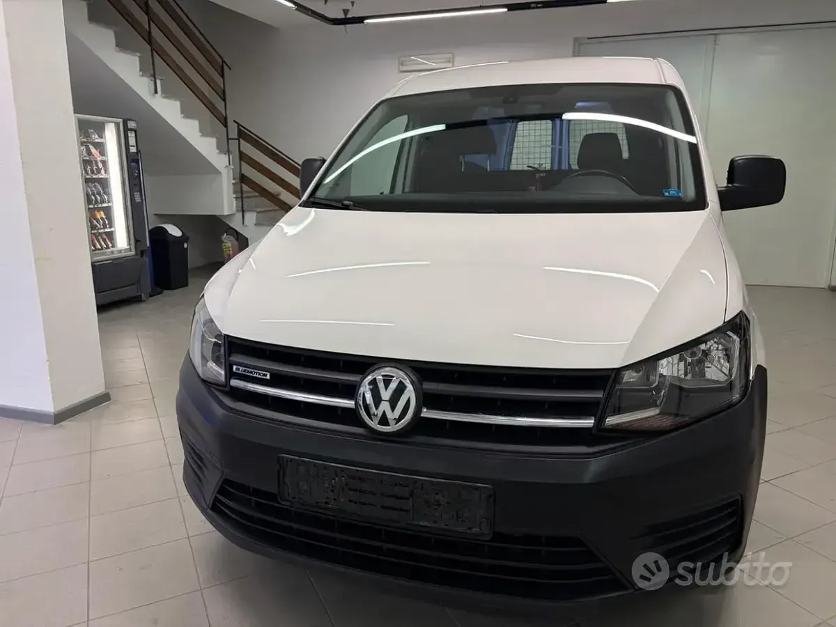 Usata VW Caddy Maxi Highline 110 CV (80 kW) 2020 Bianco Monovolume