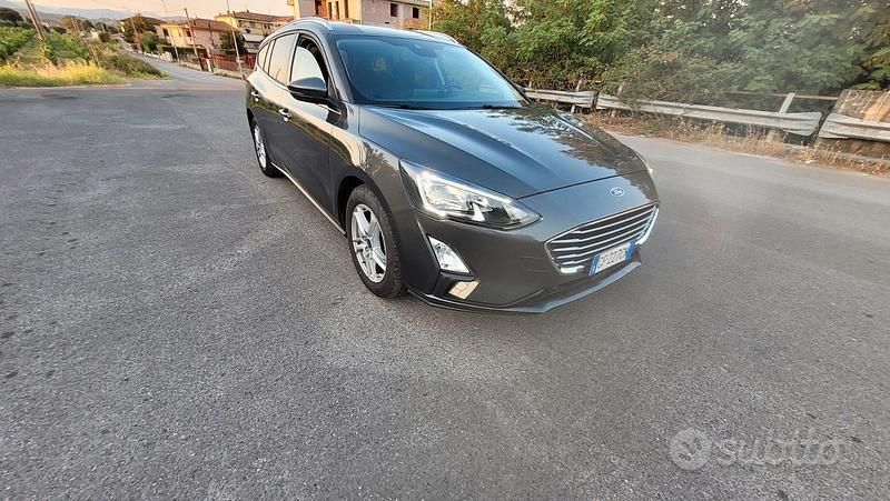 Usata Ford Focus 120 CV (88 kW) 2021 Grigio Station wagon