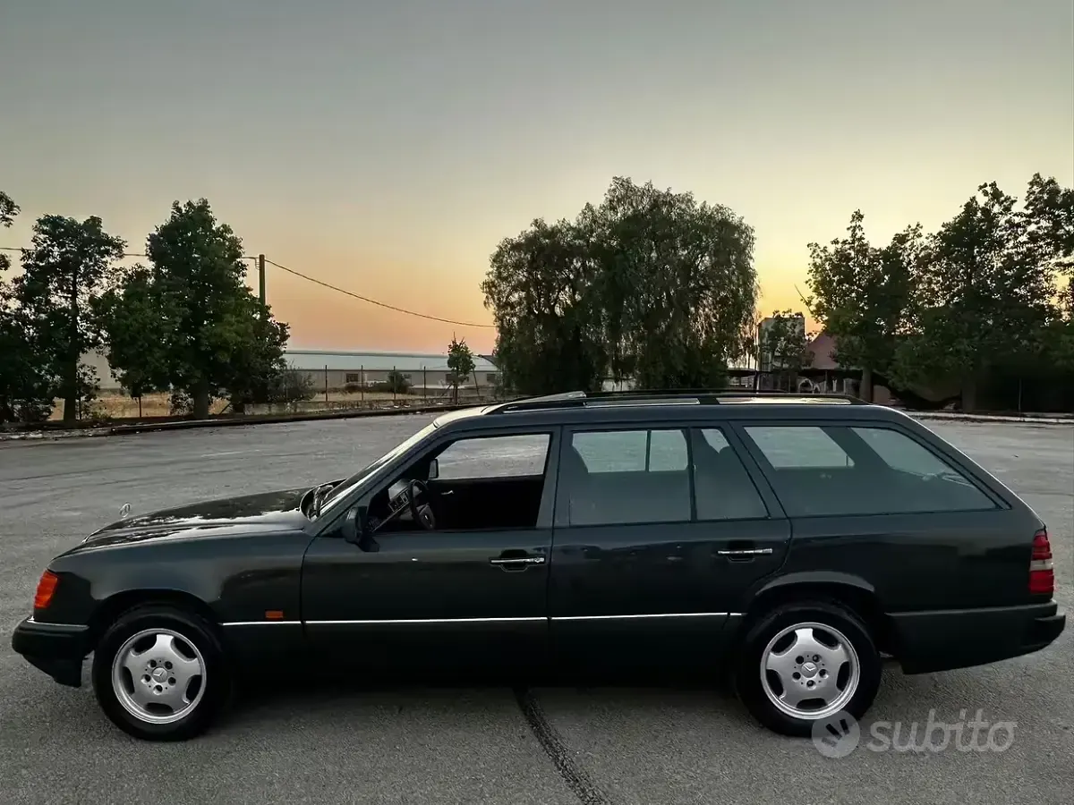 Usata Mercedes 200 118 CV (86 kW) 1991 Nero Station wagon