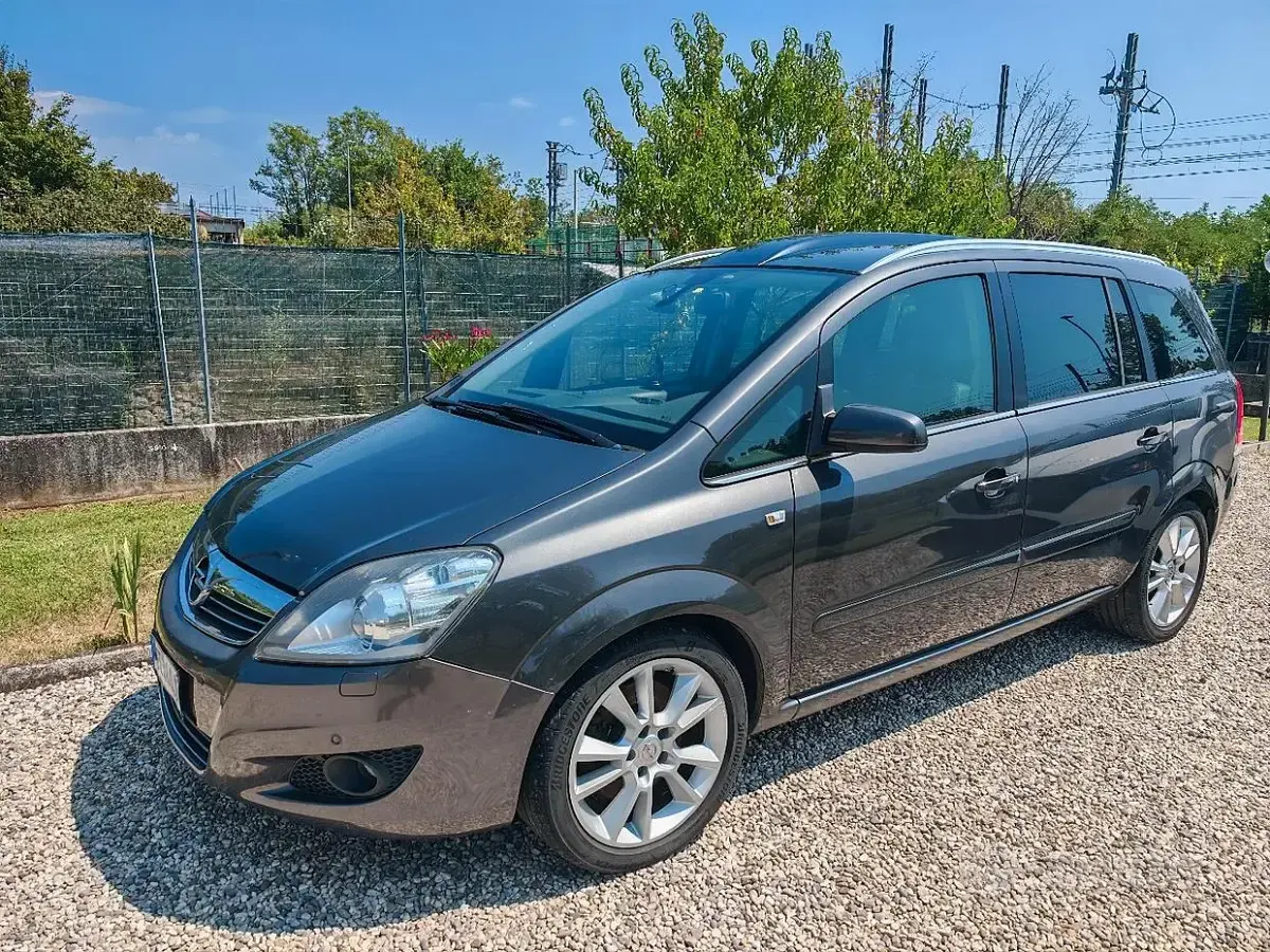 Usata Opel Zafira Cosmo 125 CV (91 kW) 2016 Grigio Monovolume