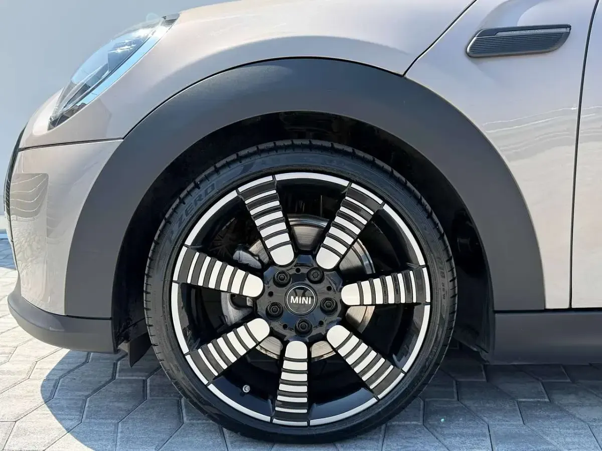 Usata Mini Cooper 136 CV (100 kW) 2023 Argento Utilitaria