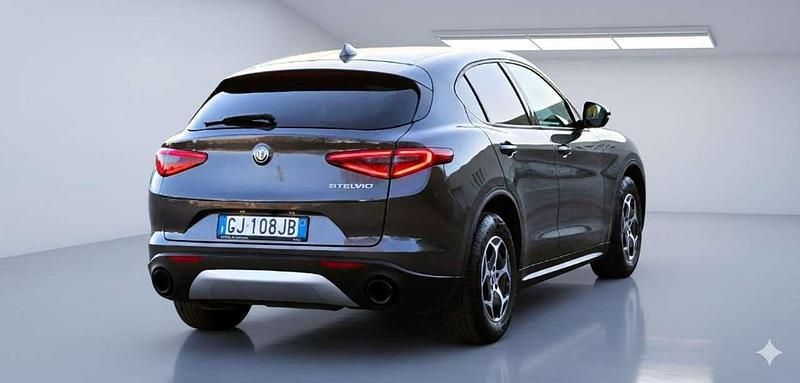 Usata Alfa Romeo Stelvio Super 160 CV (117 kW) 2022 Grigio SUV