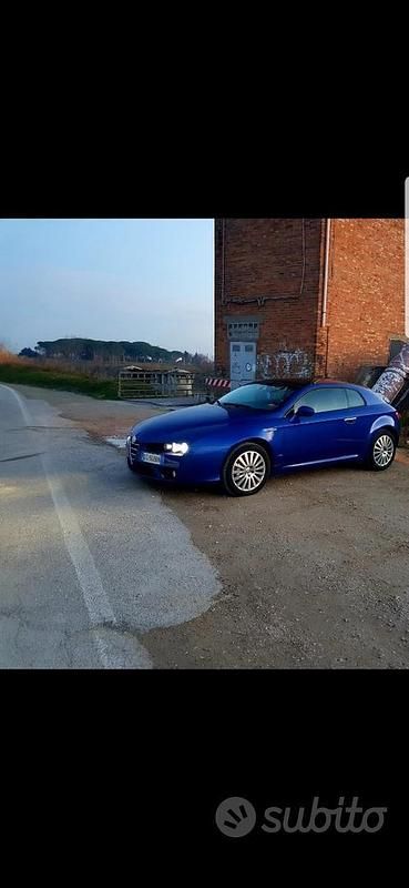 Usata 2007 Alfa Romeo Brera Coupé | 6000 € (Buon prezzo) - Immagine 1/4