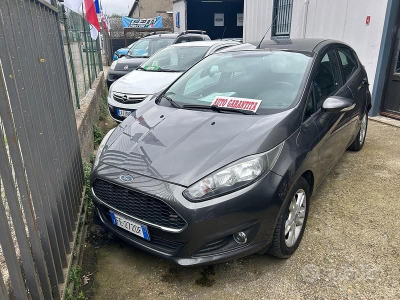 Usata Ford Fiesta Business Edition 75 CV (55 kW) 2016 Grigio Berlina