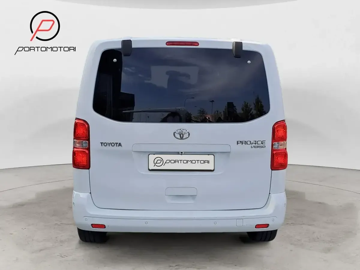 Usata Toyota Proace Verso Luxury 176 CV (129 kW) 2021 Bianco Station wagon