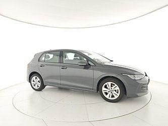 Usata VW Golf VIII Life 116 CV (85 kW) 2025 Blu Utilitaria