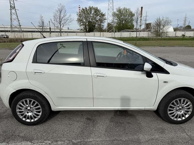 Usata Fiat Punto Active 60 CV (44 kW) 2014 Utilitaria