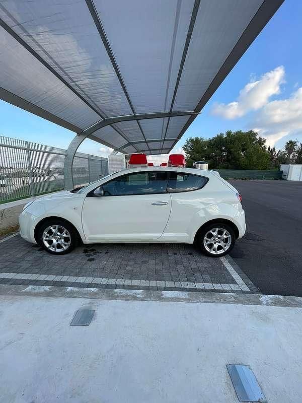 Usata Alfa Romeo MiTo Distinctive 86 CV (63 kW) 2012 Bianco Utilitaria