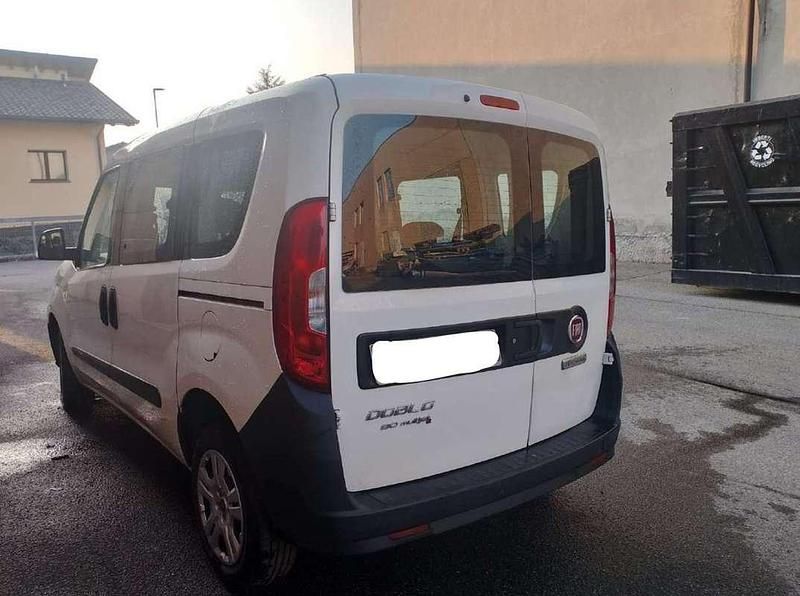 Usata Fiat Doblò Pop 95 CV (69 kW) 2016 Nero Monovolume