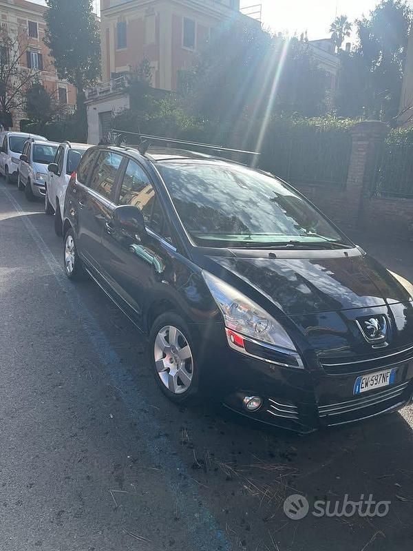 Usata Peugeot 5008 Business-Line 150 CV (110 kW) 2012 Nero Monovolume