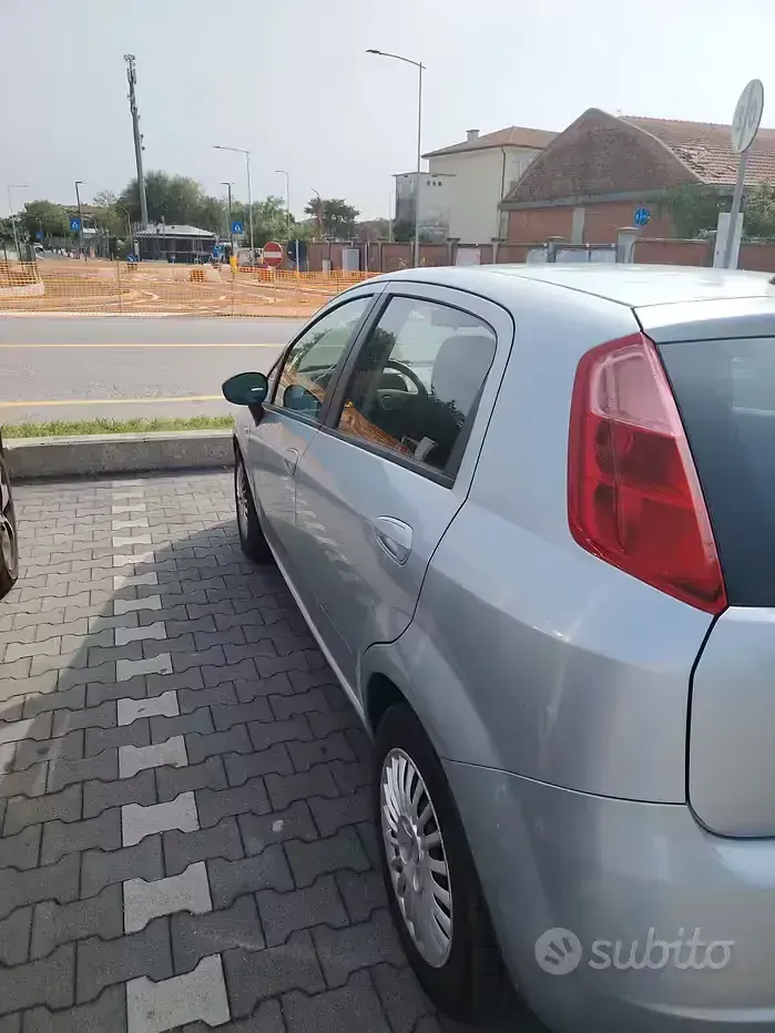 Usata Fiat Grande Punto 75 CV (55 kW) 2008 Grigio Utilitaria