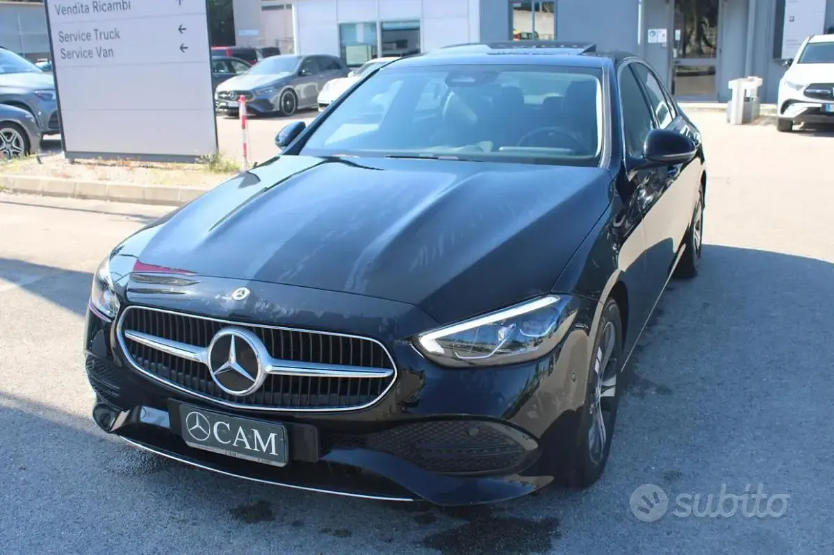 Usata Mercedes C220 200 CV (147 kW) 2022 Nero Berlina