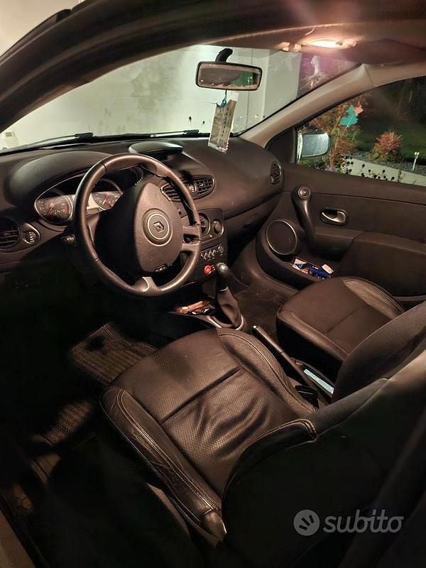 Usata Renault Clio III 98 CV (72 kW) 2007 Nero Utilitaria