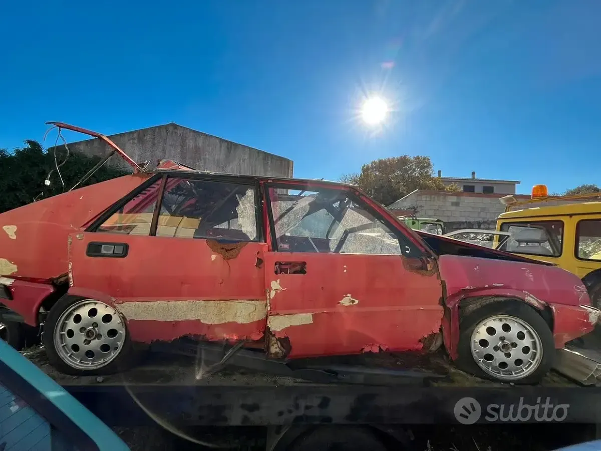 Usata Lancia Delta 130 CV (95 kW) 1994 Utilitaria