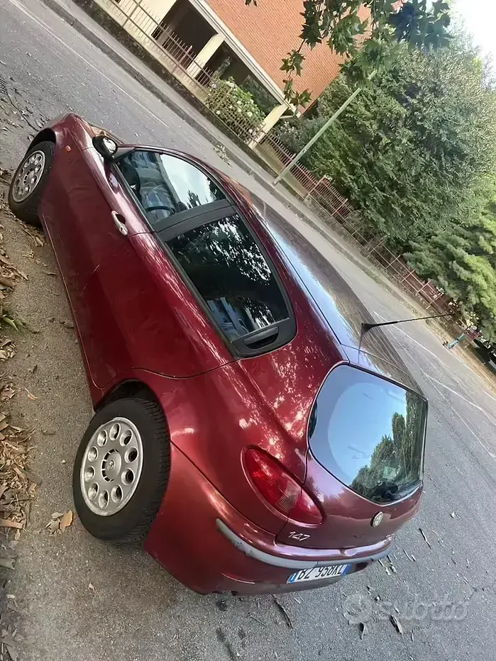 Usata Alfa Romeo 147 105 CV (77 kW) 2002 Rosso Utilitaria