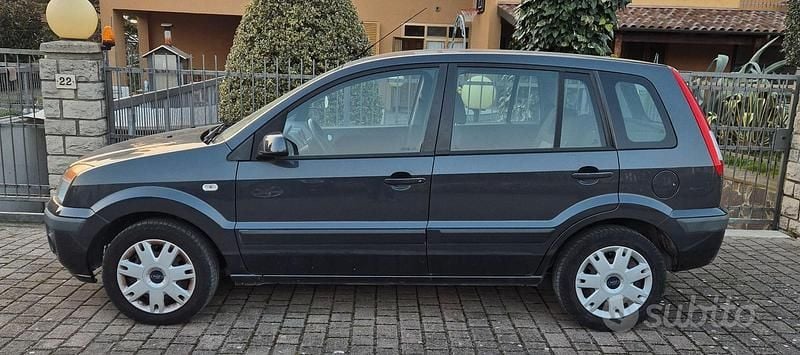 Usata Ford Fusion 80 CV (58 kW) 2009 Grigio Utilitaria