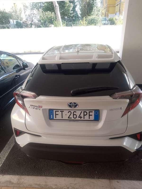 Usata Toyota C-HR Lounge 98 CV (72 kW) 2019 Bianco SUV