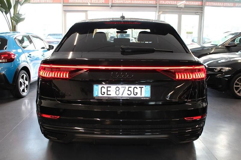 Usata Audi Q8 S-Line 286 CV (210 kW) 2021 Nero SUV