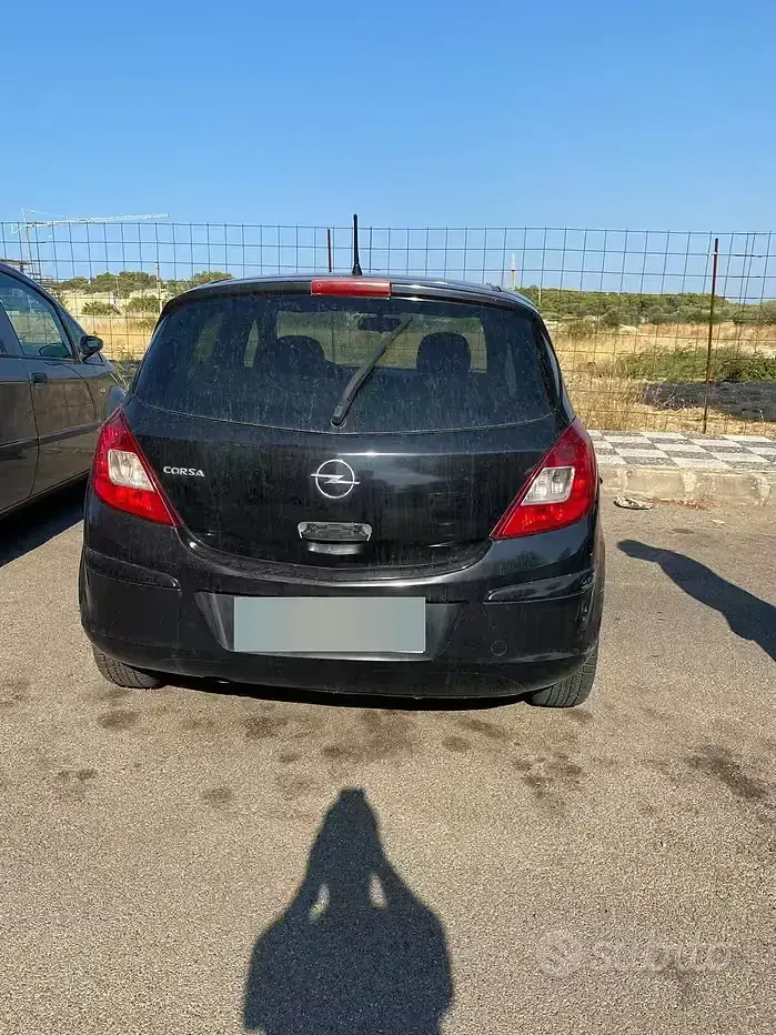 Usata Opel Corsa 80 CV (58 kW) 2010 Nero Utilitaria