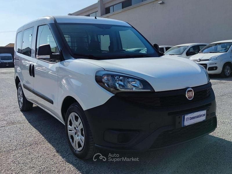 Usata Fiat Doblò 90 CV (66 kW) 2021 Bianco Monovolume