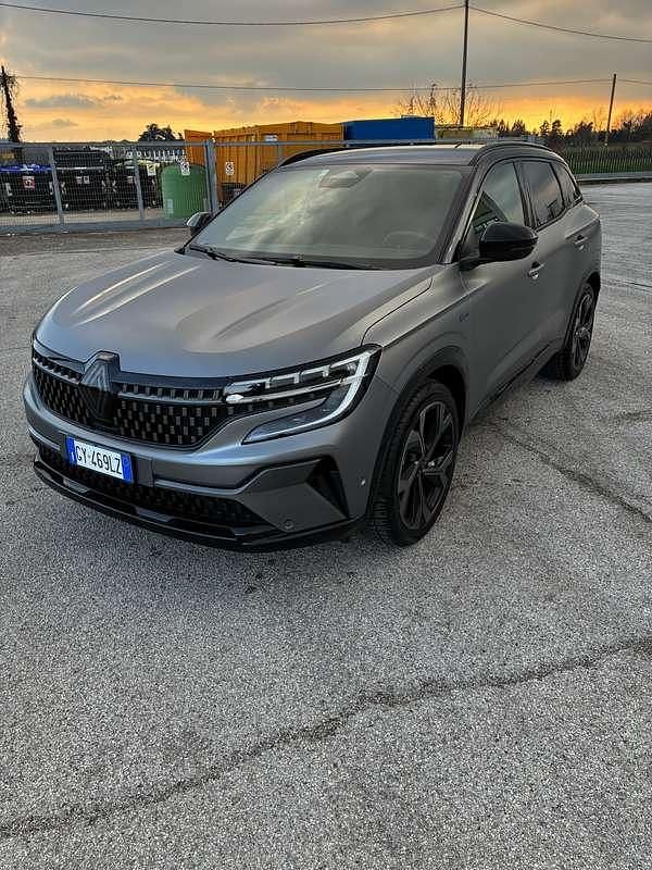 Usata Renault Austral Iconic Esprit Alpine 201 CV (147 kW) 2025 Grigio SUV