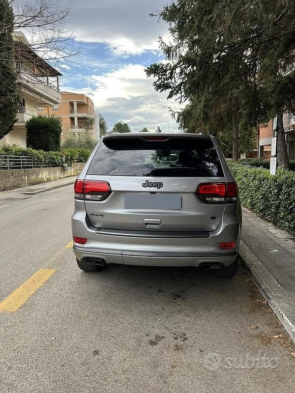 Usata Jeep Grand Cherokee Summit 250 CV (183 kW) 2018 Grigio SUV