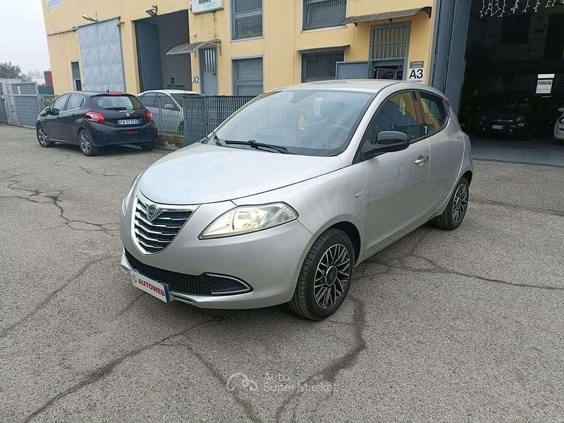 Usata Lancia Ypsilon Gold 69 CV (50 kW) 2013 Grigio Utilitaria