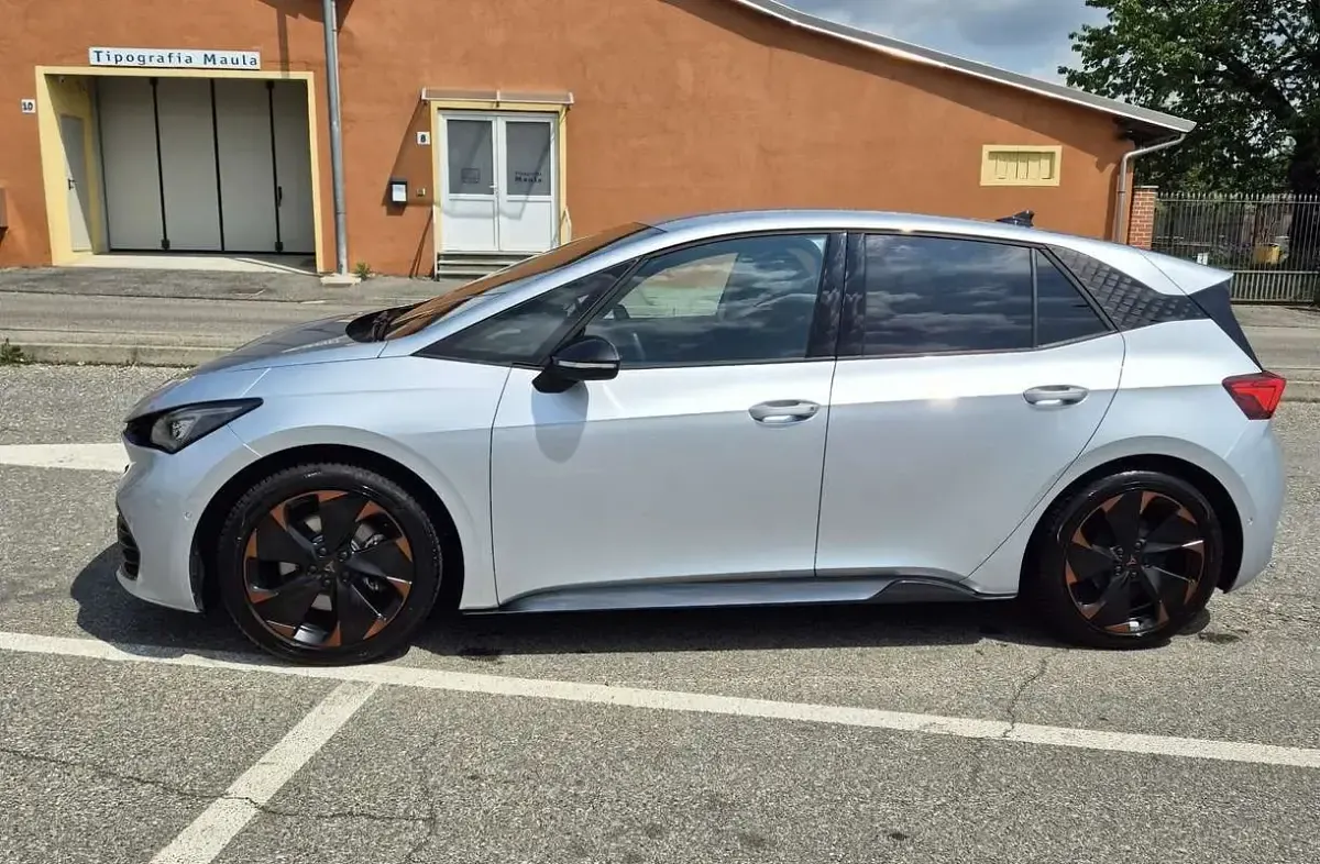 Usata Cupra Born e-Boost 69 kW (95 CV) 2023 Utilitaria