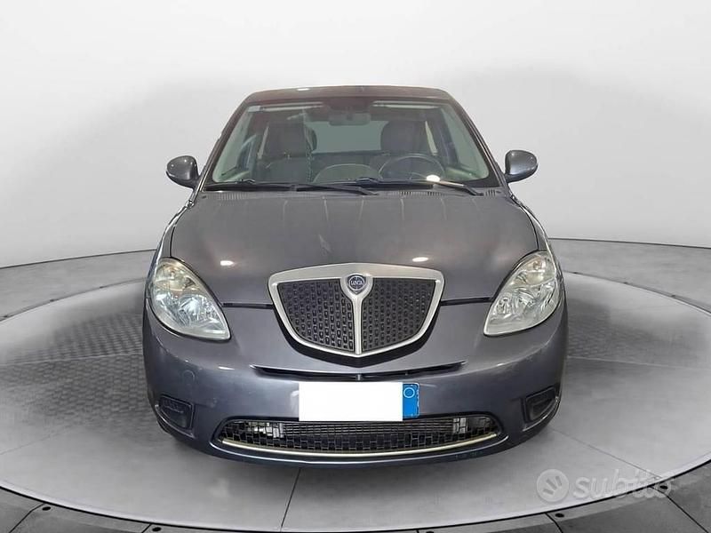 Usata Lancia Ypsilon 60 CV (44 kW) 2009 Grigio Utilitaria