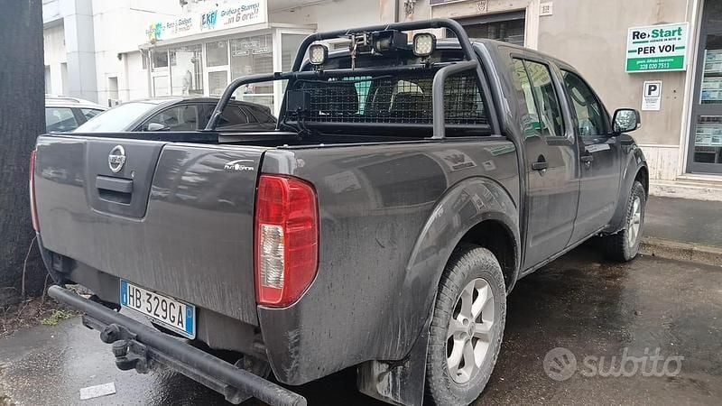 Usata Nissan Navara 190 CV (139 kW) 2012 Grigio Pick-up