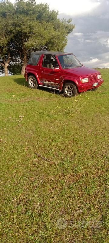 Usata Suzuki Vitara 75 CV (55 kW) 1992 Rosso SUV