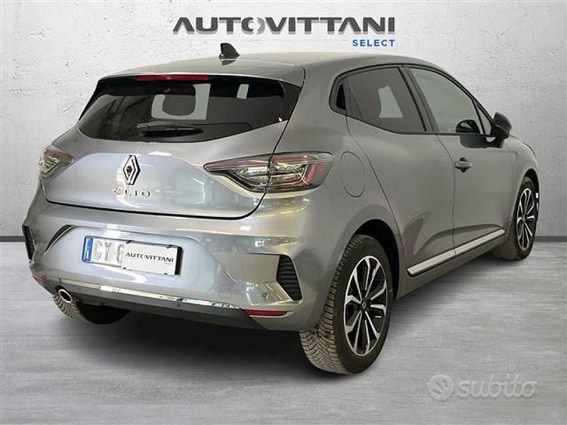 Usata Renault Clio V Techno 91 CV (66 kW) 2025 Grigio scuro Berlina