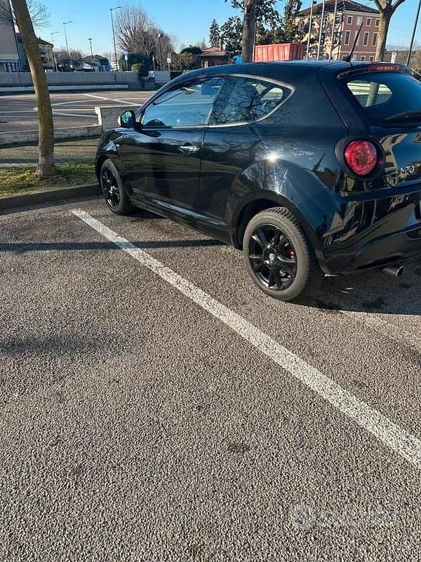 Usata Alfa Romeo MiTo 90 CV (66 kW) 2010 Nero Utilitaria