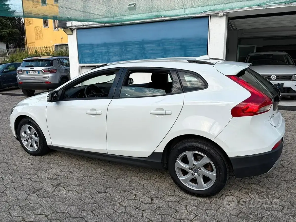 Usata Volvo V40 CC Business Edition 115 CV (84 kW) 2014 Bianco Station wagon