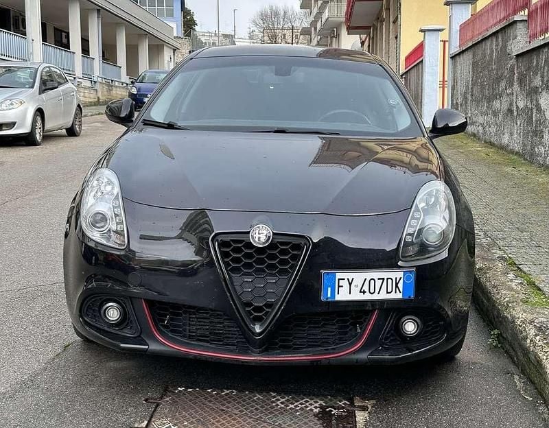 Usata Alfa Romeo Giulietta Progression 235 CV (172 kW) 2015 Nero Utilitaria