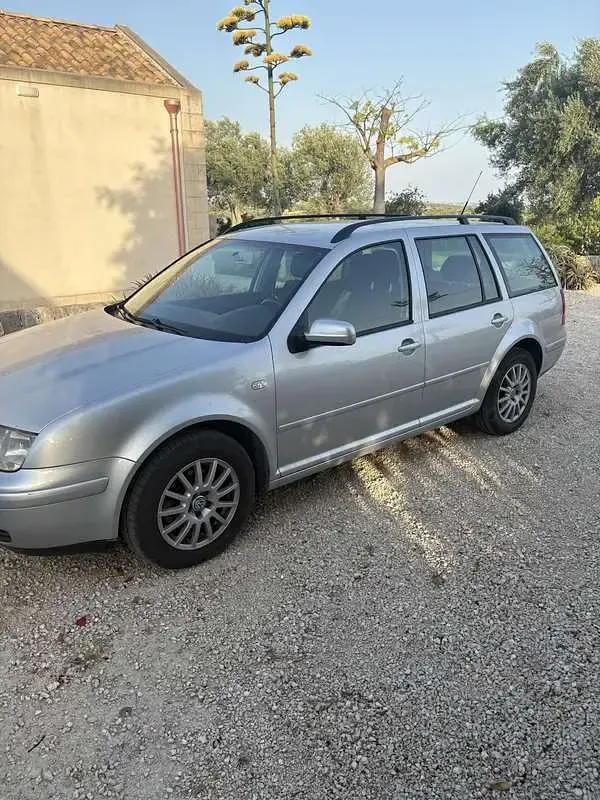 Usata VW Bora Trendline 101 CV (74 kW) 2002 Station wagon
