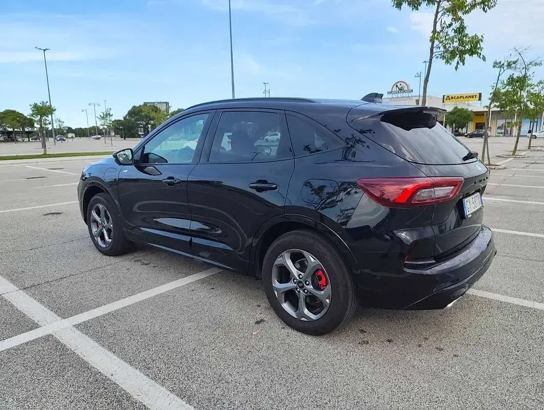 Usata Ford Kuga ST-Line 243 CV (178 kW) 2025 Nero SUV