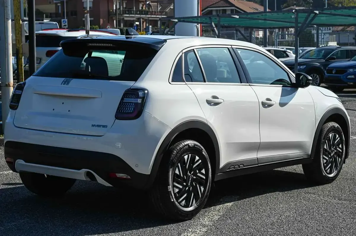 Nuova Fiat 600 101 CV (74 kW) 2025 Bianco SUV