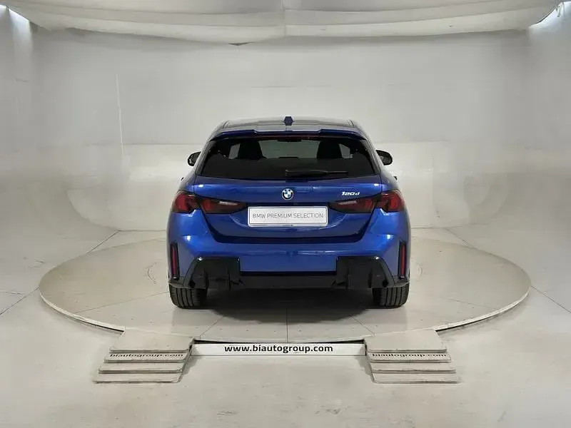 Usata BMW 120 M Sport 163 CV (119 kW) 2025 Blu/azzurro Utilitaria