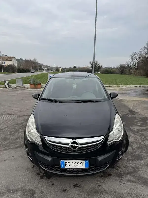 Usata Opel Corsa Club 86 CV (63 kW) 2011 Utilitaria