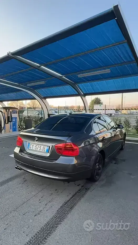 Usata BMW 318 129 CV (94 kW) 2006 Grigio Berlina